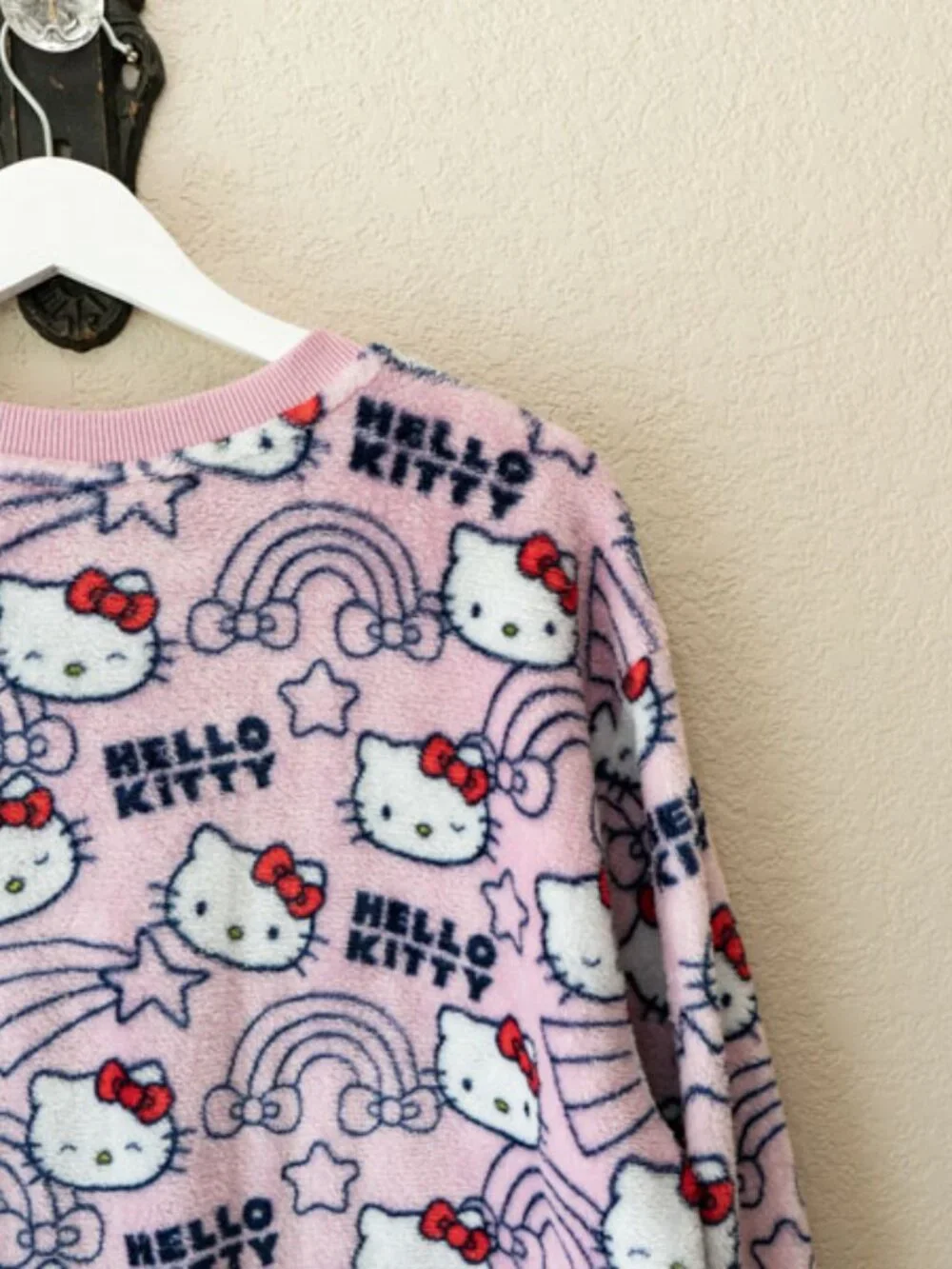 Hello Kitty Sanrio Plush Sweatshirt Womens M Pink Fleece Oversized Kawaii Cozy - Picture 9 of 11